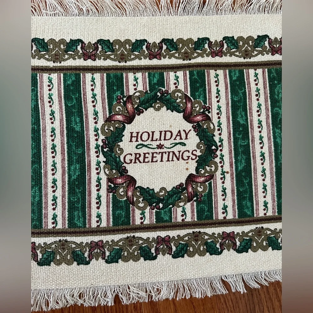 Vtg Poinsettia Christmas Placemats Set of 4 Beige/Green Wicker with Fringe